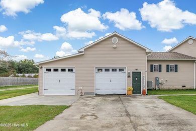 6325 Mallard Duck Ln, Southport, NC 28461 - photo 5