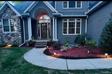 HILLTOP! CUSTOM BUILT, DIMENSIONAL SHINGLES!
