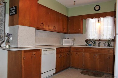 49 Cuthbert St, Schenectady, NY 12302 - photo 7