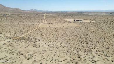 0 Ptn of Se1 4 Sec18 T9 R13 Excl unit 25007290, Rosamond, CA 93560 - photo 4