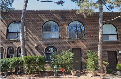 4425 Douglas Ave unit TH3, Bronx, NY 10471 - photo 2