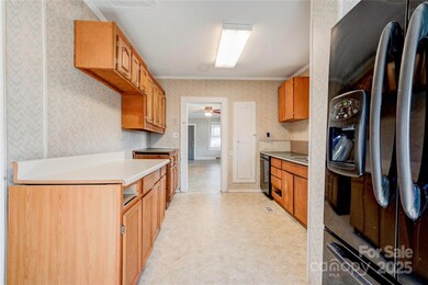 636 Hillcrest Dr, Shelby, NC 28150 - photo 7