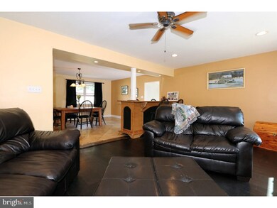 437 Chesterfield Dr, Downingtown, PA 19335 - photo 2