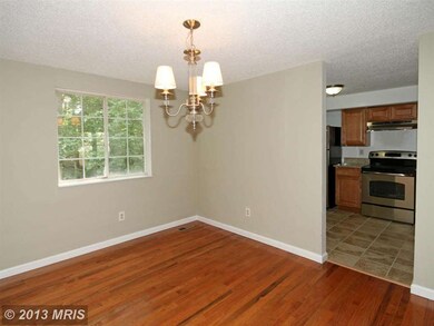 8681 Bent Arrow Ct, Springfield, VA 22153 - photo 7