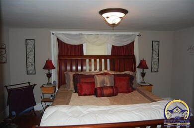 1305 SW Wayne Ave, Topeka, KS 66604 - photo 7