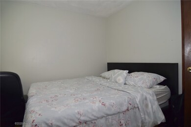 16 Consolation Ave, Pawtucket, RI 02861 - photo 7