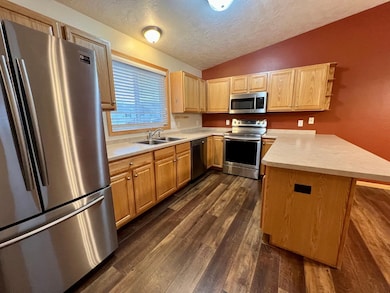 2138 14th St NW, Minot, ND 58703 - photo 2