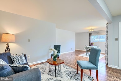 215 Greenview Ave, Reisterstown, MD 21136 - photo 5