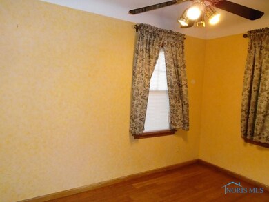 3817 Bellevue Rd, Toledo, OH 43613 - photo 4