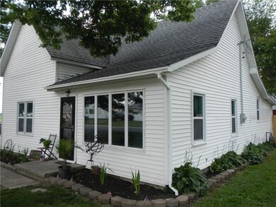 606 S Indiana St, Roachdale, IN 46172 - photo 2