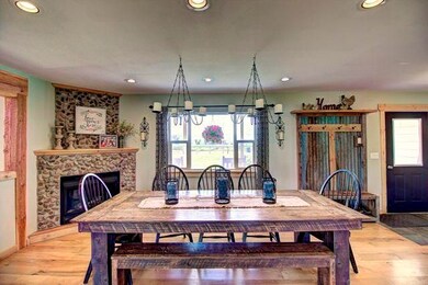 Entry / Dining