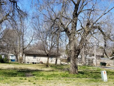 320 S Cherokee Ave, Tahlequah, OK 74464 - photo 7