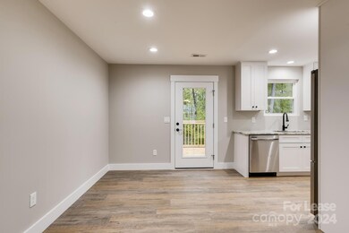 705 Berkshire Dr, Statesville, NC 28677 - photo 5