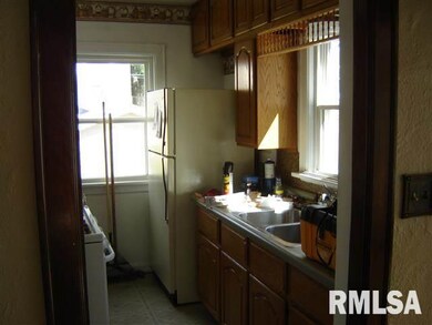 1943 N Perry St, Davenport, IA 52803 - photo 6