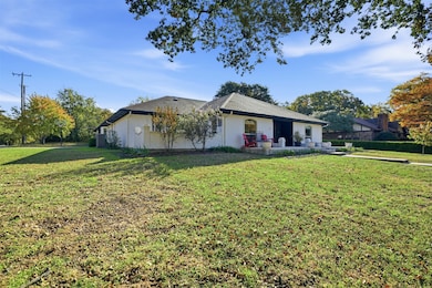 7924 Londonderry Dr, North Richland Hills, TX 76182 - photo 4