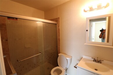 3203 Fox Run Dr, Alvin, TX 77511 - photo 7