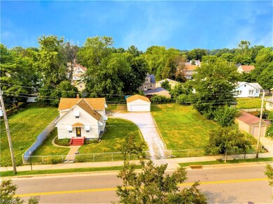 * TREE LINED IN THE BACK, PRIVACY FENCE TO THE WES