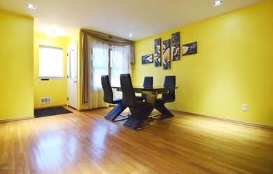 (4) Dining Room