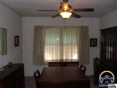 1723 SW Randolph Ave, Topeka, KS 66604 - photo 4