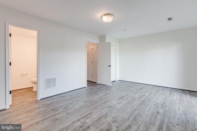 113 Lavenport Cir, Frederick, MD 21702 - photo 2