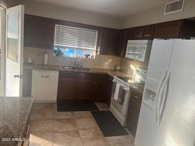 5CEAD925-A77C-480C-A75E-EC3901544A06