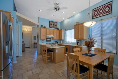 Kitchen and breakfast