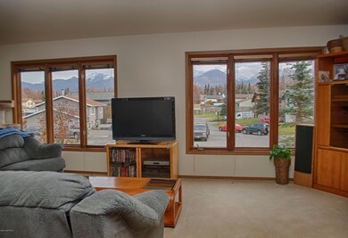 mtn views out living room