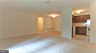 18700 Caledonia Ct unit F, Germantown, MD 20874 - photo 4