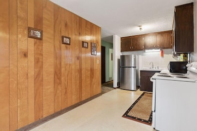 1614 Hillview Rd, Saint Paul, MN 55126 - photo 2