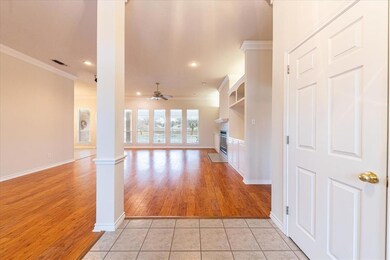 305 Aqua Vista Dr, Granbury, TX 76049 - photo 4