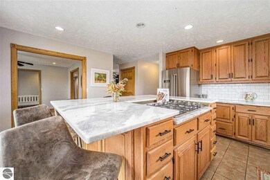 7868 E Longbranch Cir, Traverse City, MI 49684 - photo 2