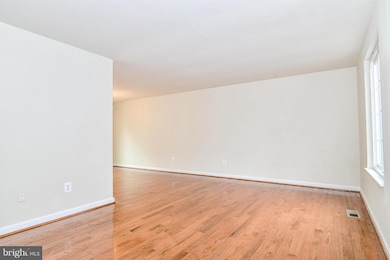 6103 Meadowpond Ct, Burke, VA 22015 - photo 3