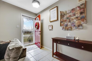 618 E Pine Place, Griffith, IN 46319 - photo 3