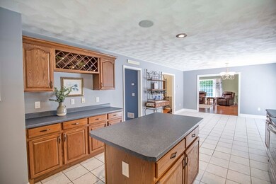 9 Partridge Cir, Salem, NH 03079 - photo 5