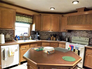 541 Claysville Rd, Crossville, TN 38571 - photo 5