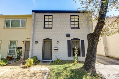 940 Wycliffe Dr unit 5, Houston, TX 77079 - photo 2