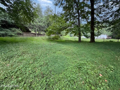 2750 Happy Hollow Rd, Sevierville, TN 37862 - photo 2