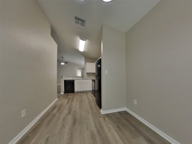 3254 Kelling St, Houston, TX 77045 - photo 4
