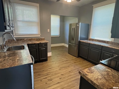 1013 E 6th St, Davenport, IA 52803 - photo 5