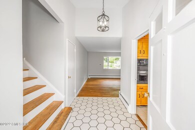 11 Walker Ct, Greenwich, CT 06831 - photo 4