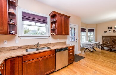 27 Snowden Way, Dorchester Center, MA 02124 - photo 4