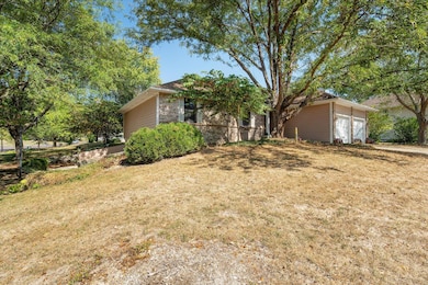 603 N Brookline Dr, Columbia, MO 65203 - photo 2