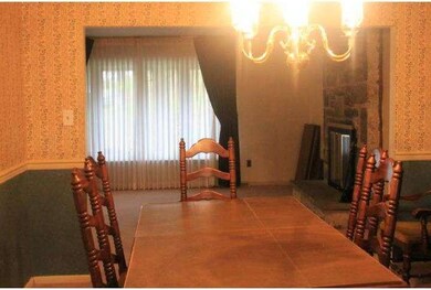 201 Fawnhill Rd, Broomall, PA 19008 - photo 3