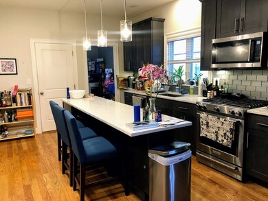 438 Windsor St unit 438, Cambridge, MA 02141 - photo 2