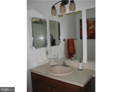 302 Oliphant Ln unit 302B, Mount Laurel, NJ 08054 - photo 7