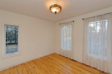 1 Pinecrest Dr, Schenectady, NY 12309 - photo 5
