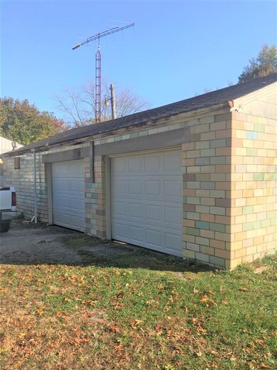 172 J St SW, Linton, IN 47441 - photo 6