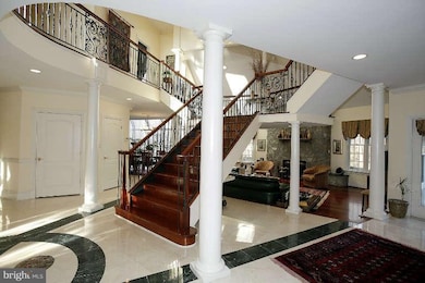 8146 Old Dominion Dr, McLean, VA 22102 - photo 6