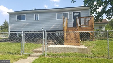 6615 Clinglog St, Capitol Heights, MD 20743 - photo 2