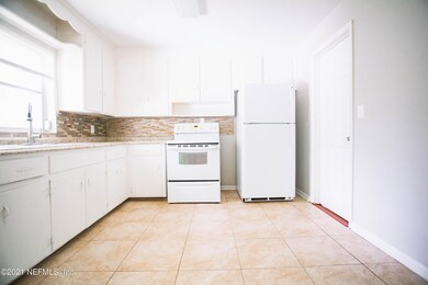 5611 Norde Dr W, Jacksonville, FL 32244 - photo 5